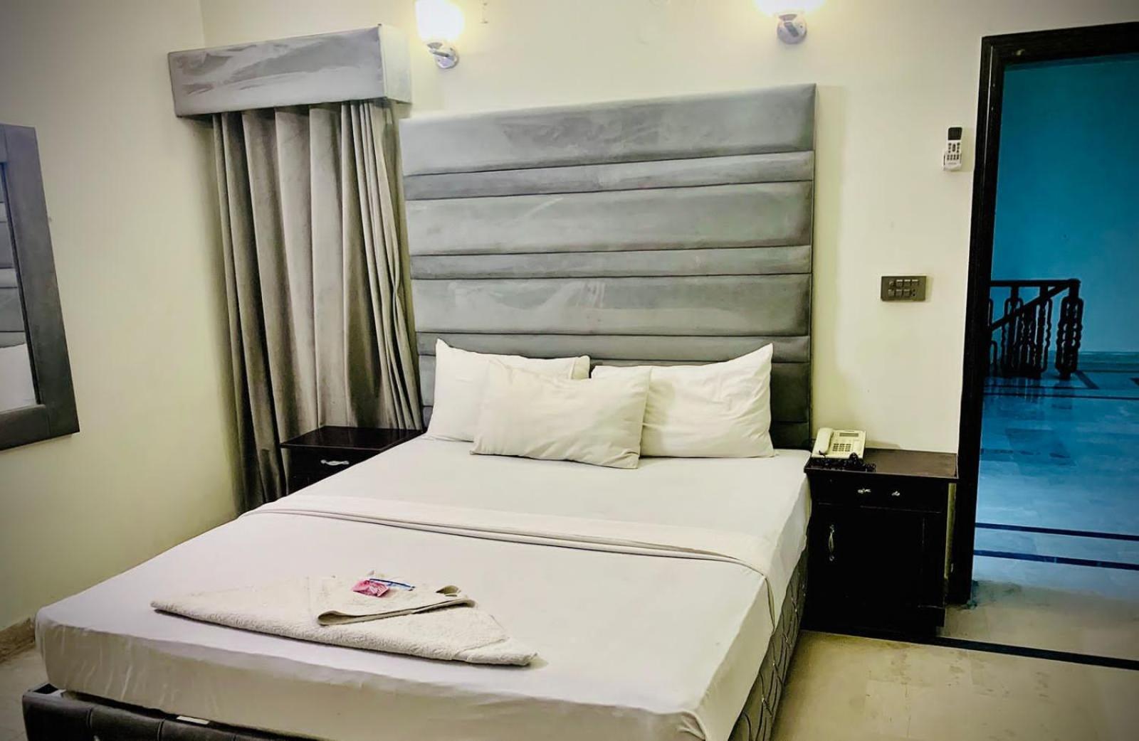 Hotel Royal Grand Lahore Luaran gambar