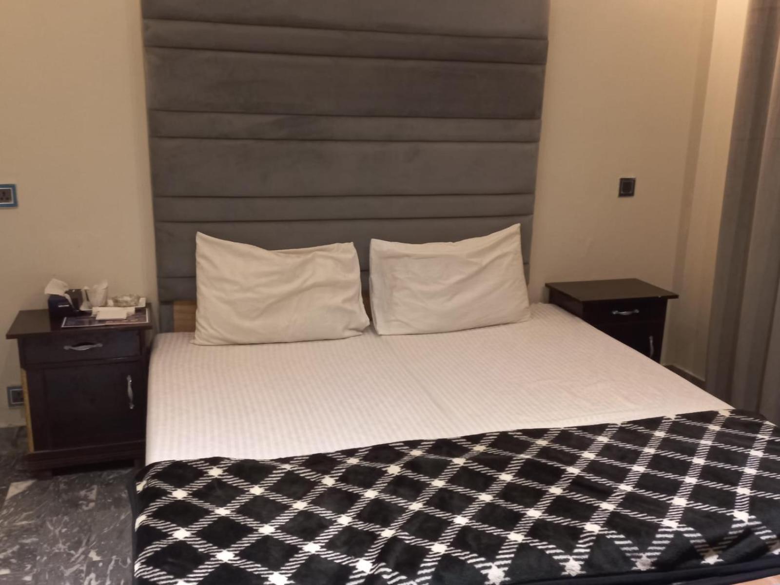 Hotel Royal Grand Lahore Luaran gambar